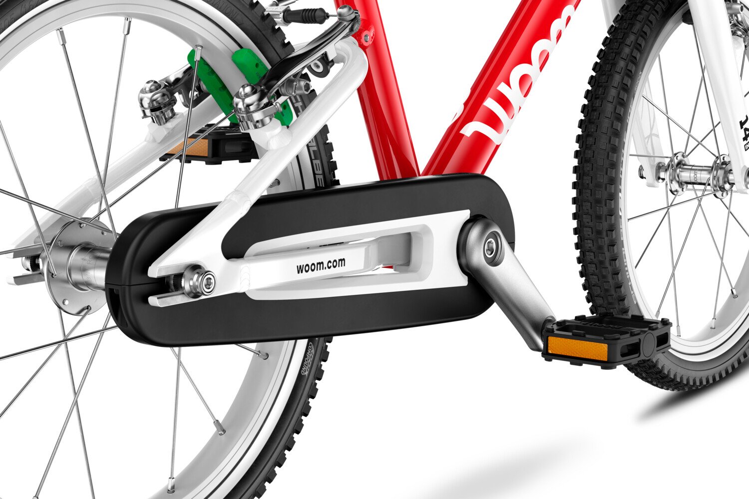 Zoom sur le boitier de chaine fermé du vélo enfant woom GO 2
